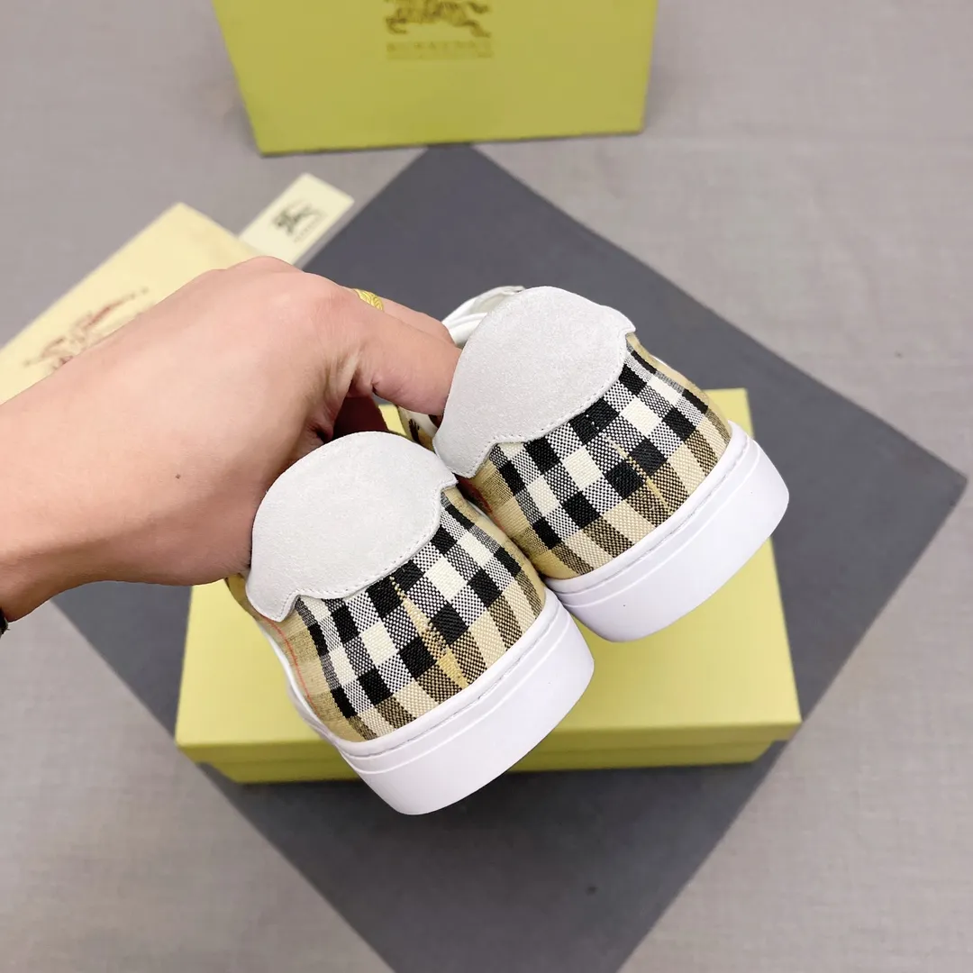 P360 B men's classic low-top sneakers are reinterpreted in Vintage plaid cotton and cowhide materials, decorated with a new brand logo. First-grain cowhide lining, embossed Burberry lettering logo on the heel, original outsole! 38-44 (45 46 customized) No. 019